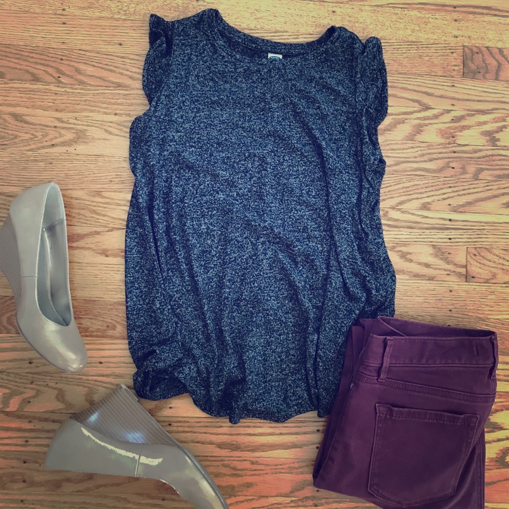 Old navy luxe tank ruffle sleeve in black/grey